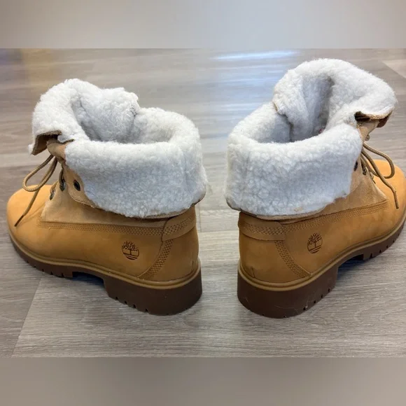 Timberland Women's Tan Shearling Winter Boots - Picture 2 of 5